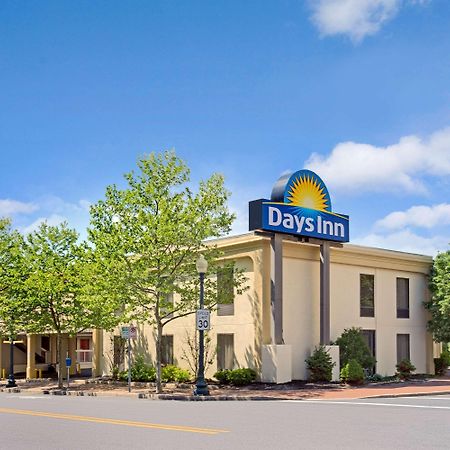Days Inn By Wyndham Silver Spring Eksteriør bilde