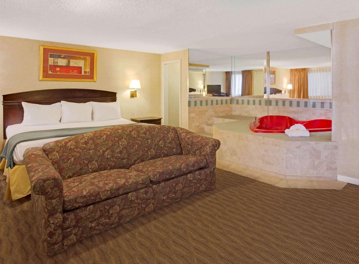 Days Inn By Wyndham Silver Spring Eksteriør bilde