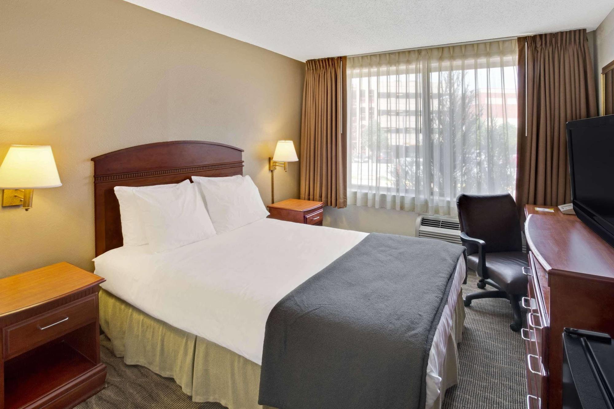 Days Inn By Wyndham Silver Spring Eksteriør bilde